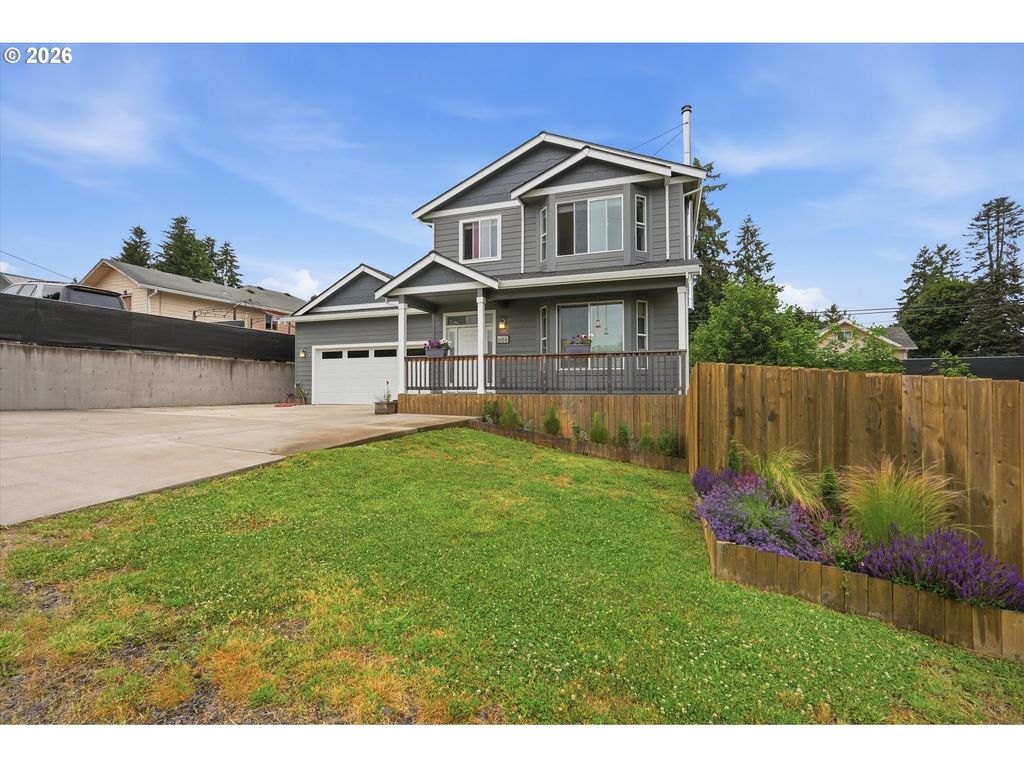 688 Lakeview Dr, Vernonia