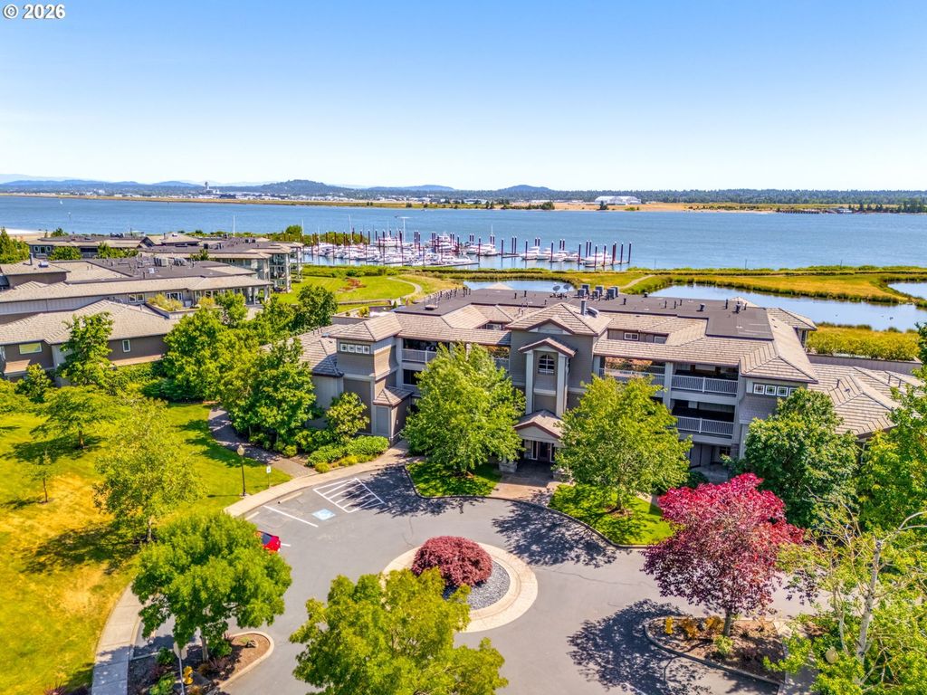 5525 Se Scenic Ln 300, Vancouver