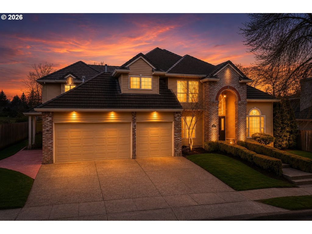 312 Nw Pacific Grove Dr, Beaverton