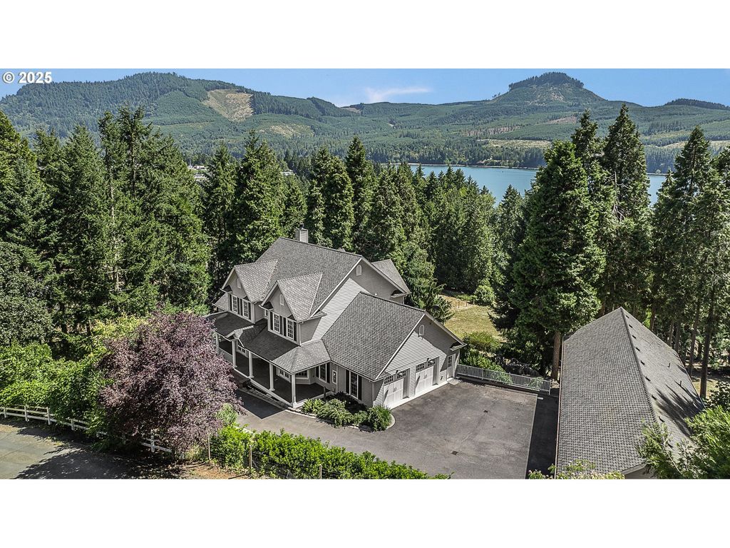 375 Marina Vista Dr, Lowell