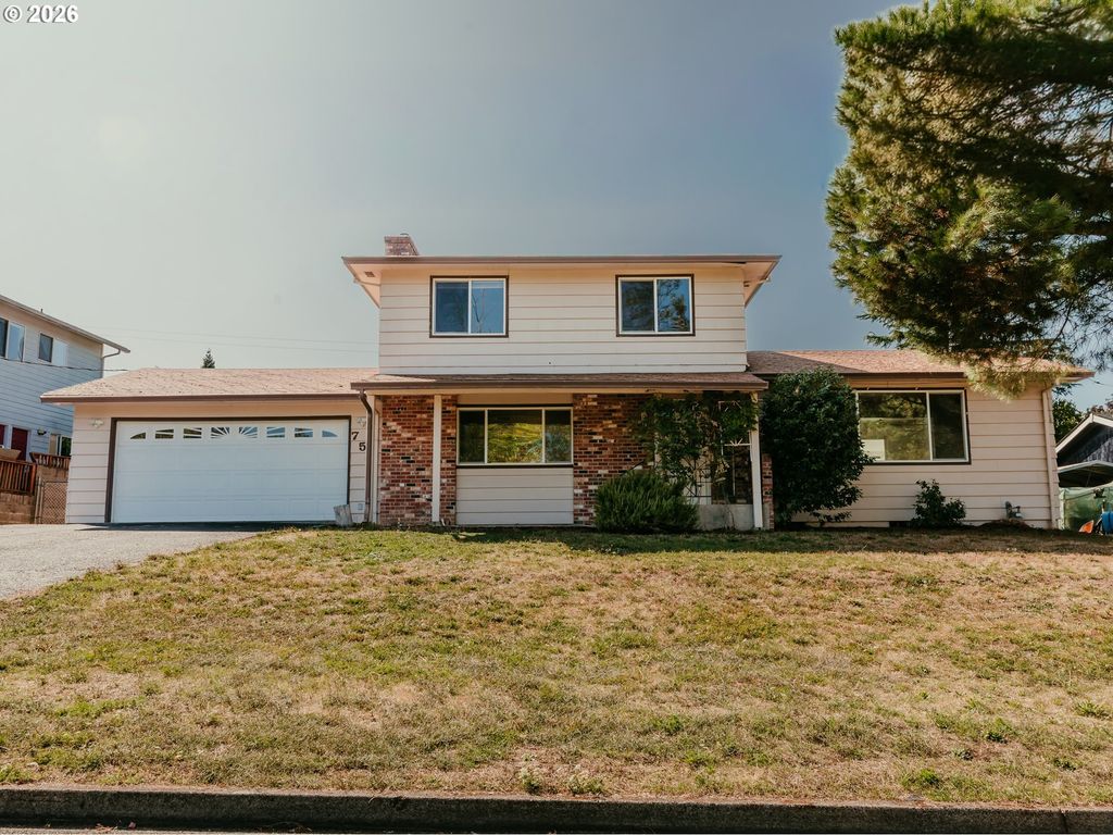 750 W Francis St, Roseburg