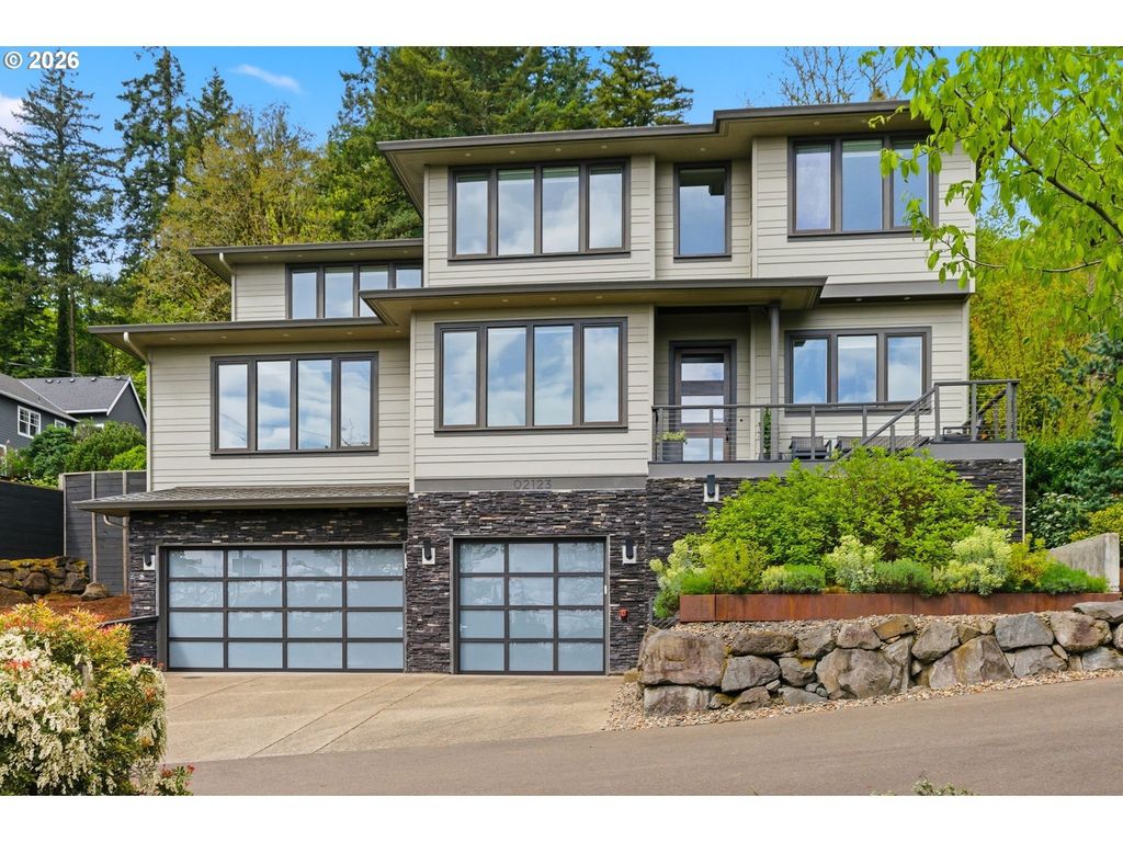 2123 S Military Rd, Portland