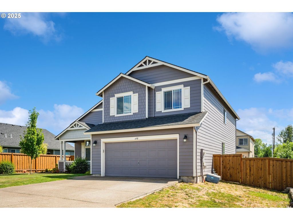 698 Stewart Dr, Molalla