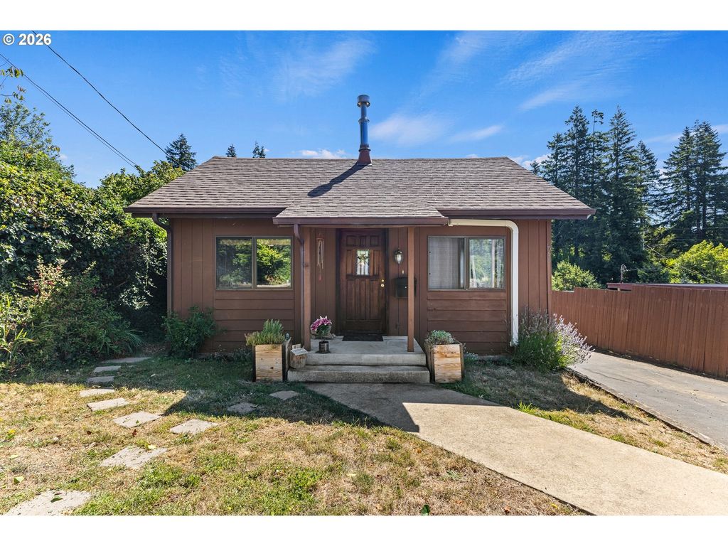 558 N Elliott St, Coquille