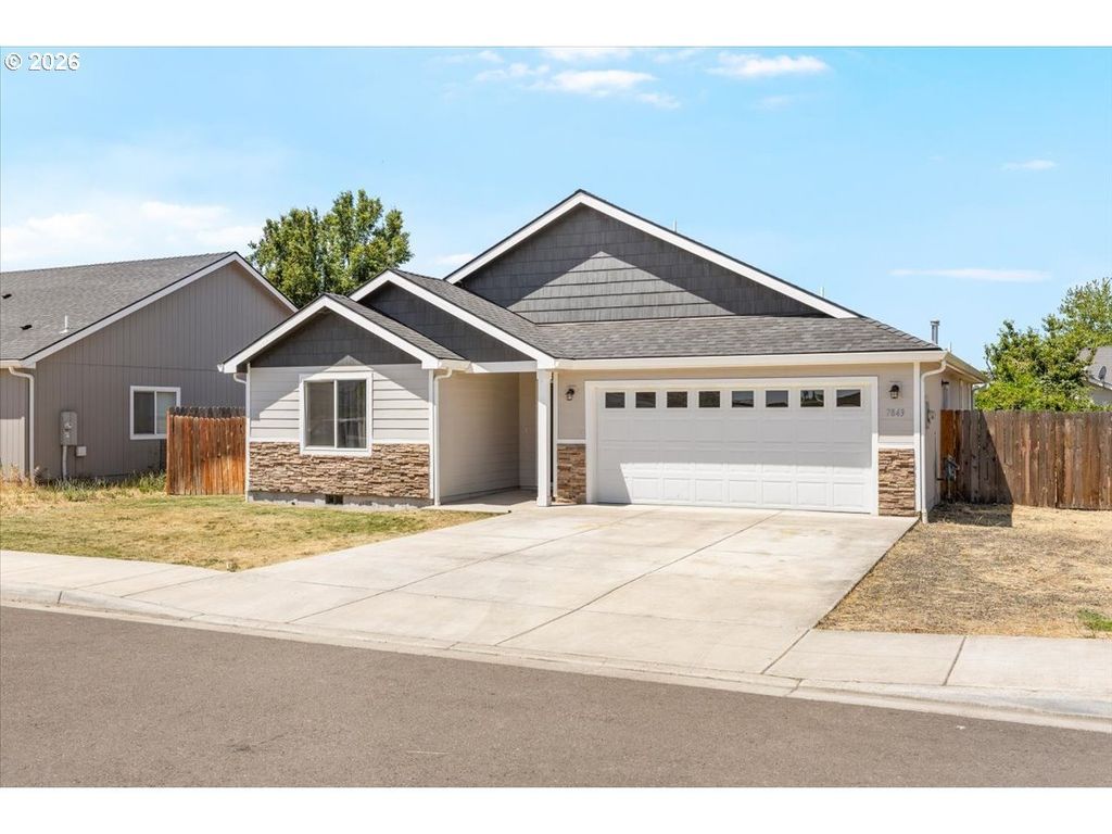 7843 Cadence Ln, White City