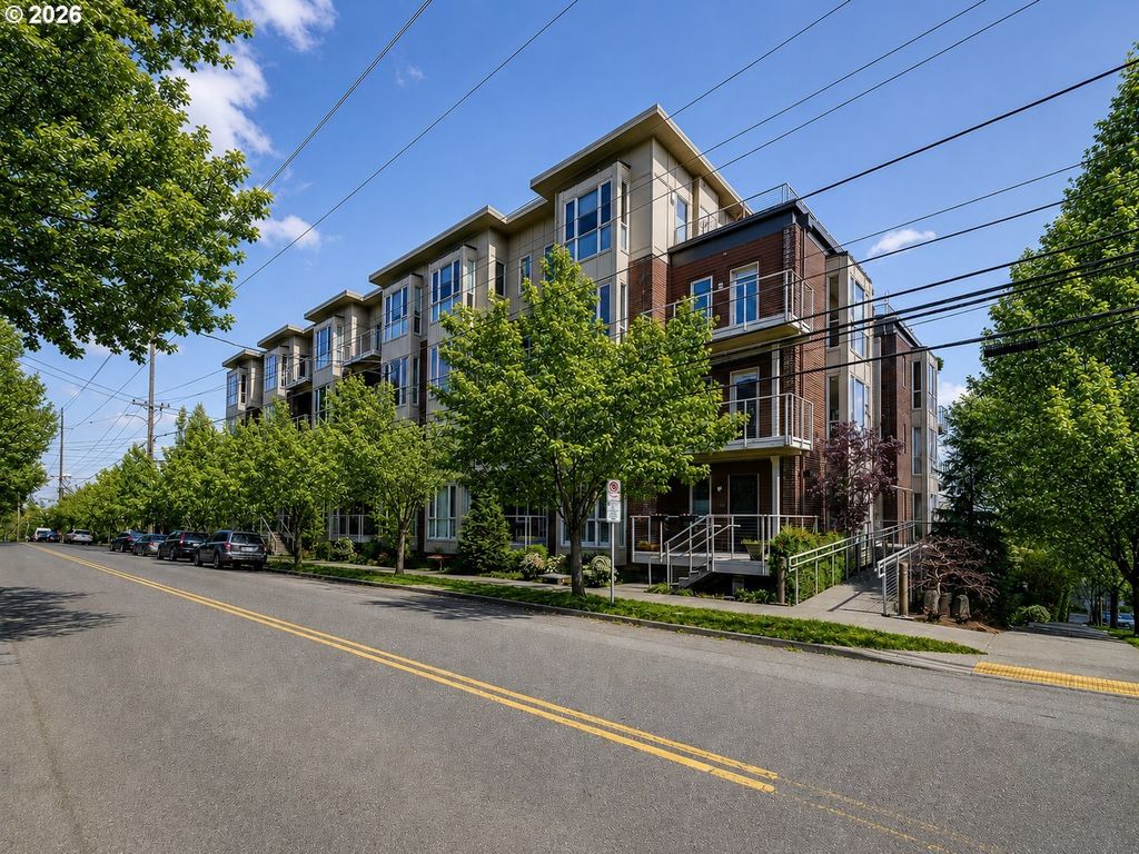 4280 S Corbett Ave 201, Portland