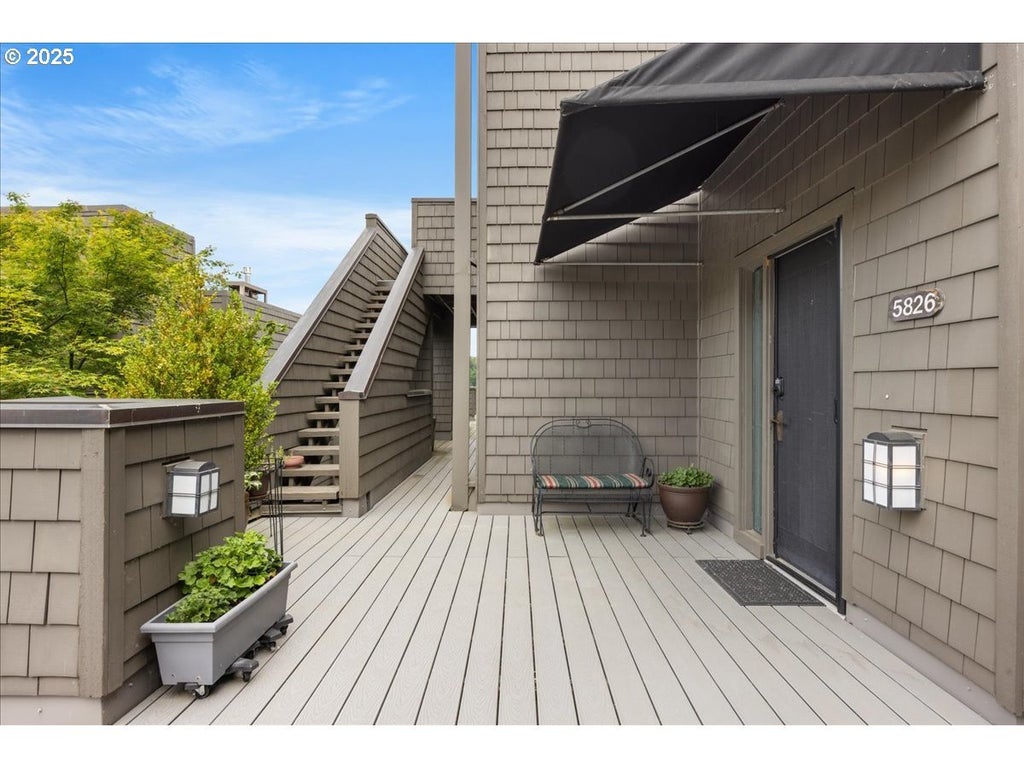 5826 S Riverpoint Ln, Portland