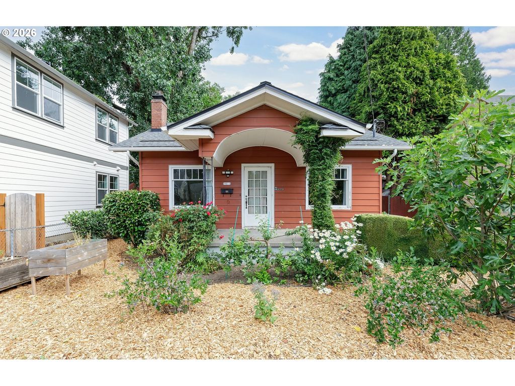5415 N Fessenden St, Portland