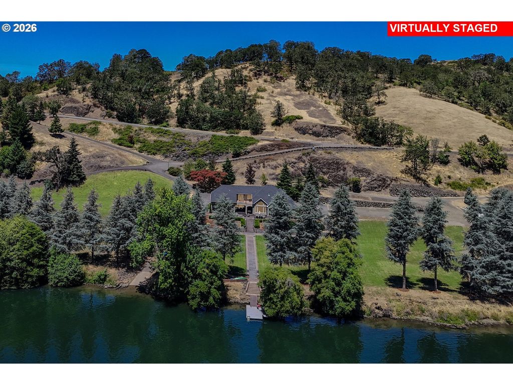 355 Boatwatch Ln, Roseburg