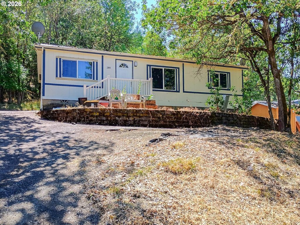 299 Ne Kirby Ave, Roseburg