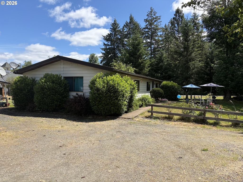 72789 Shoestring Rd, Cottage Grove