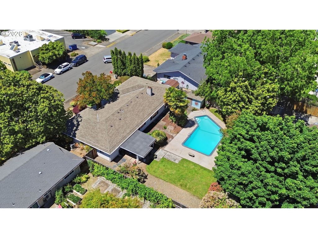 1665 Adkins St, Eugene