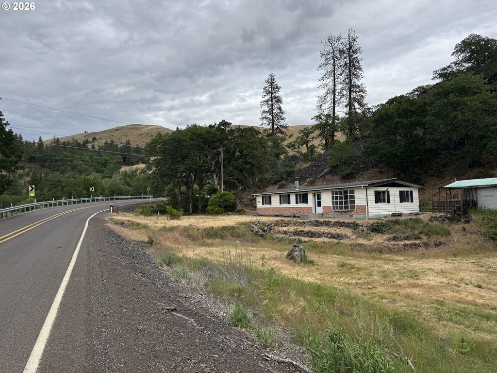 1888 Highway 142, Klickitat