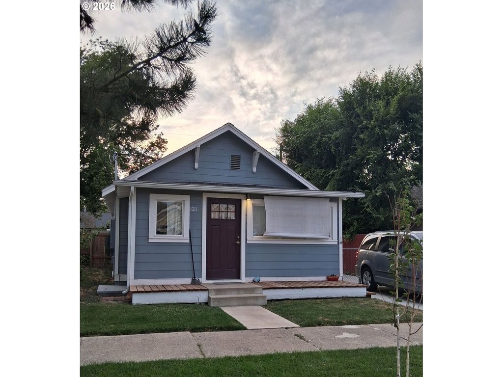 1011 Walnut St, Baker City