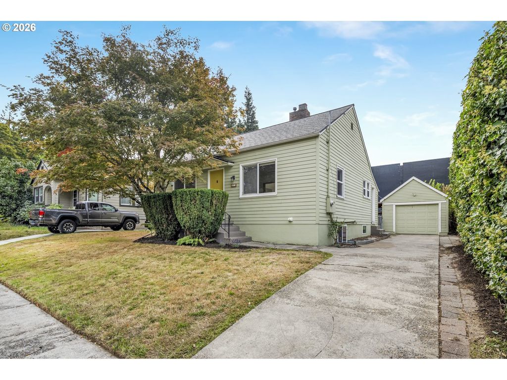 4914 Ne Pacific St, Portland