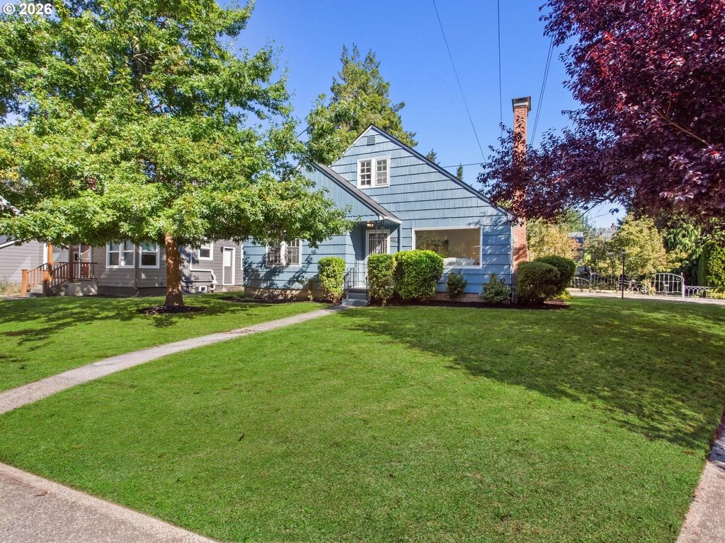 8845 Ne Broadway, Portland