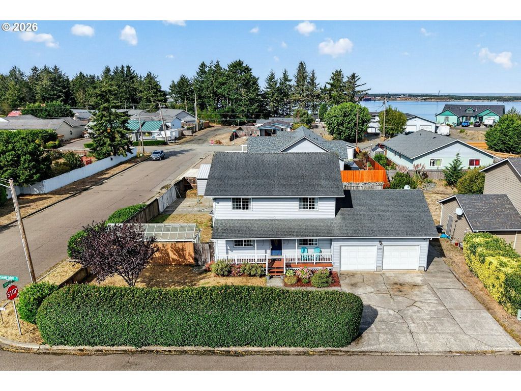 1300 Sanford St, Coos Bay