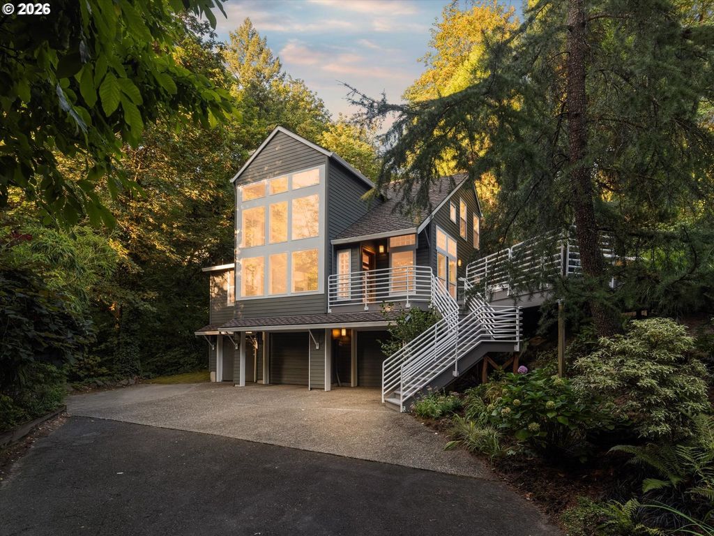 5825 Sw Sheridan Ct, Portland