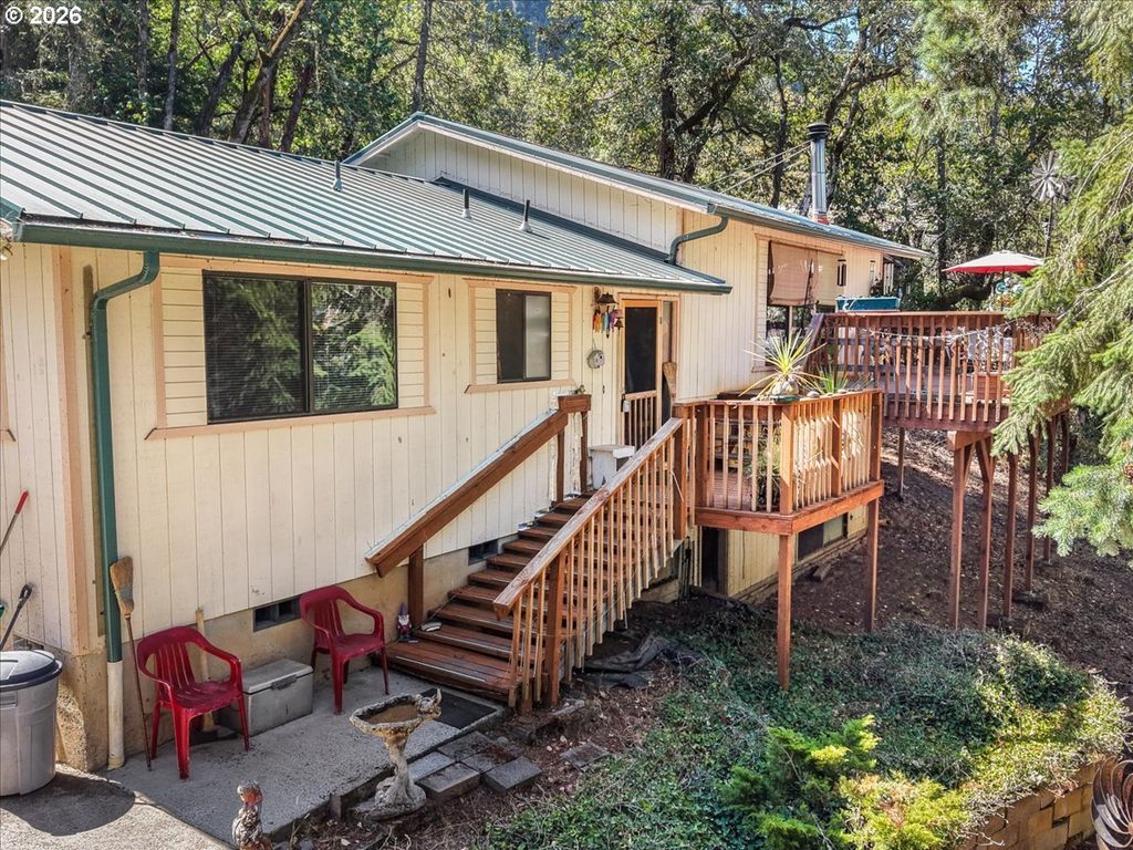 715 Jodee St, Myrtle Creek