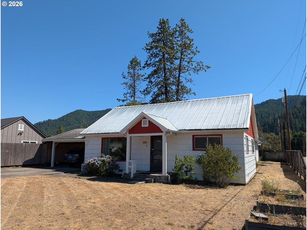 47564 School St, Oakridge