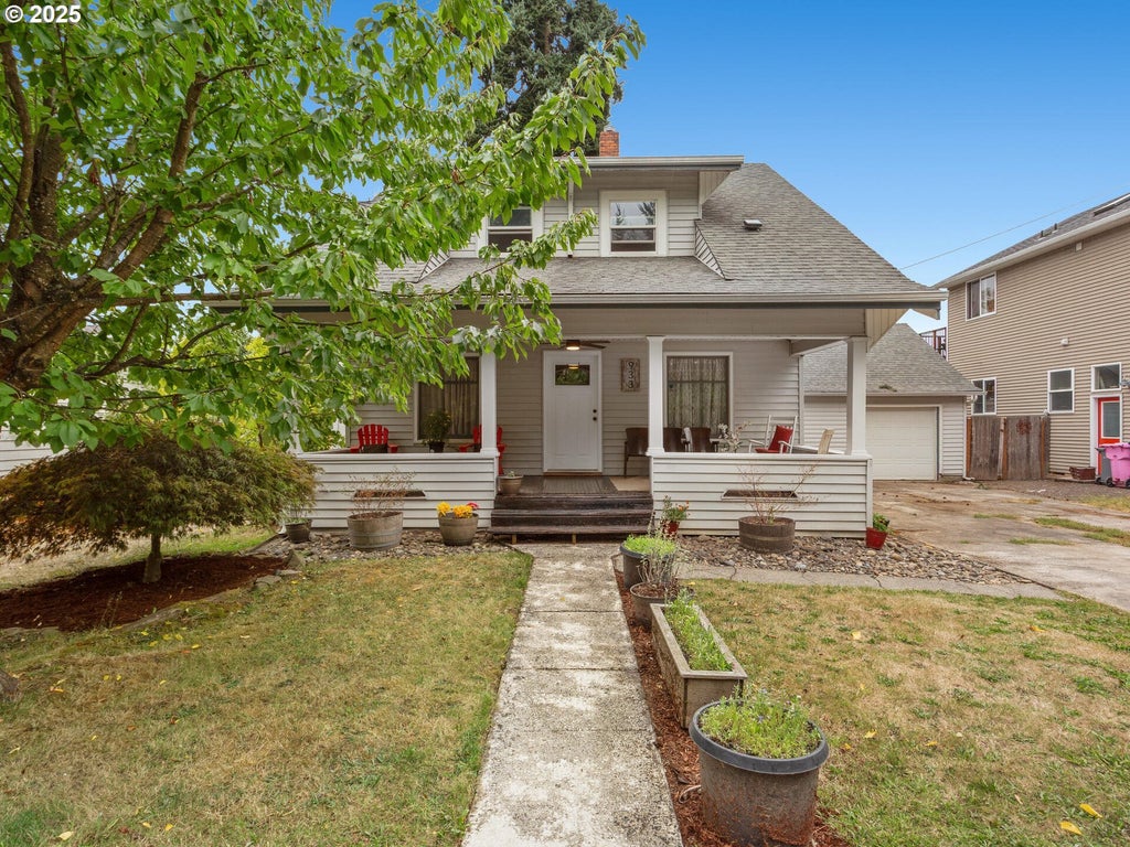 933 N Main Ave, Ridgefield