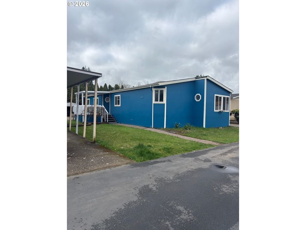 1400 Candlelight Dr 174, Eugene