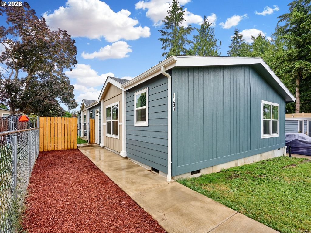 11633 Warbler Ln, Aurora