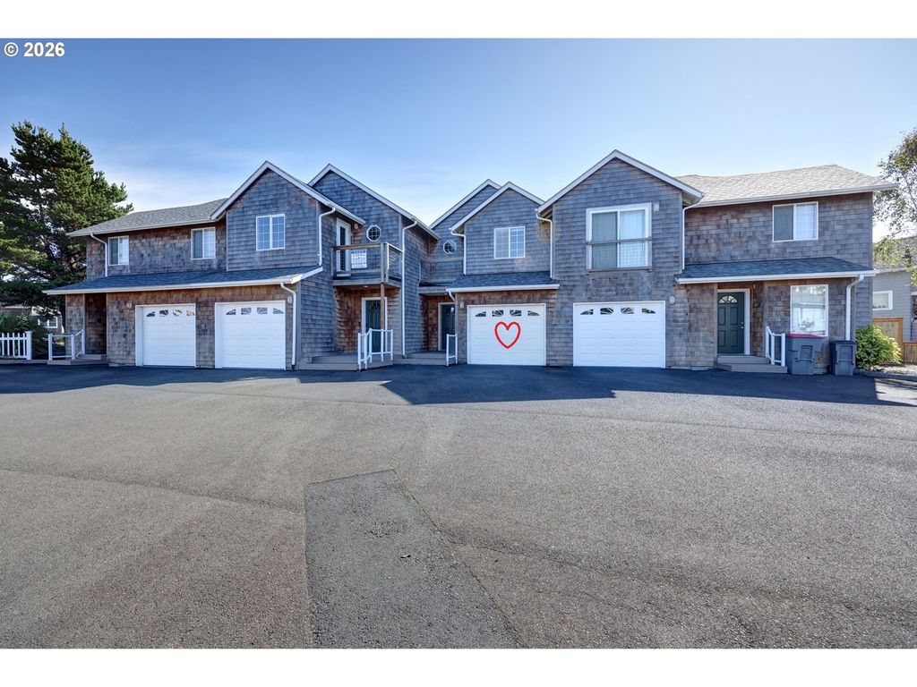 305 Avenue C, Seaside