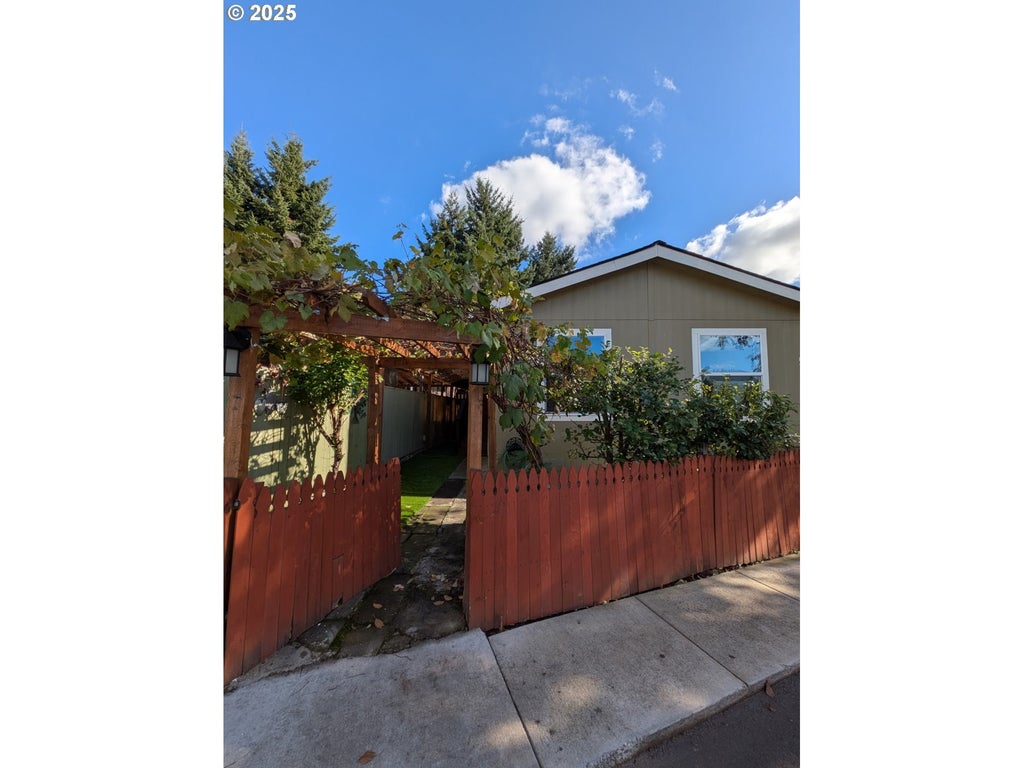 9700 Sw Tualatin Rd 5, Tualatin