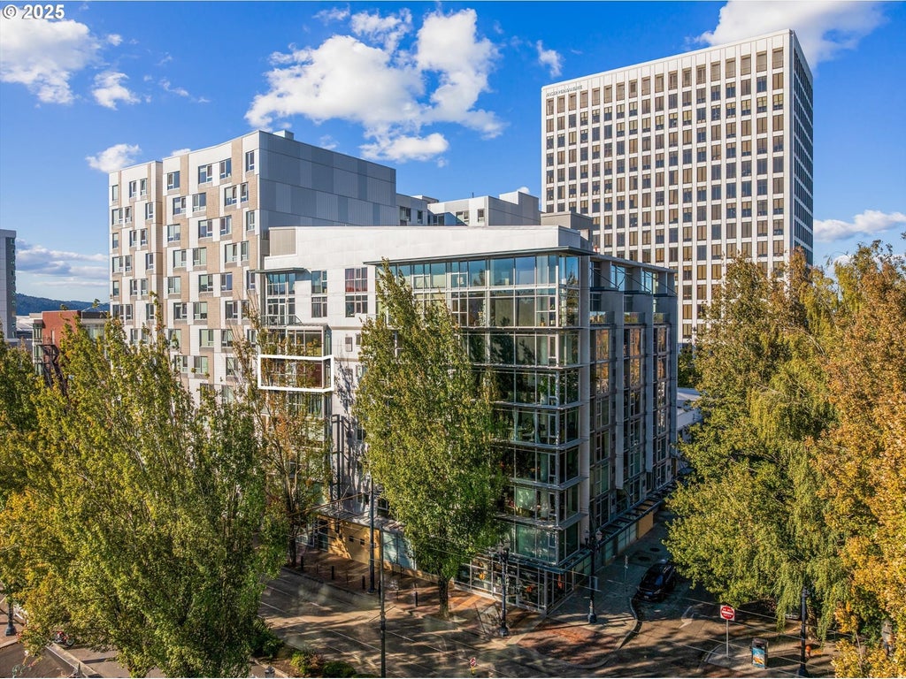 533 Ne Holladay St 605, Portland
