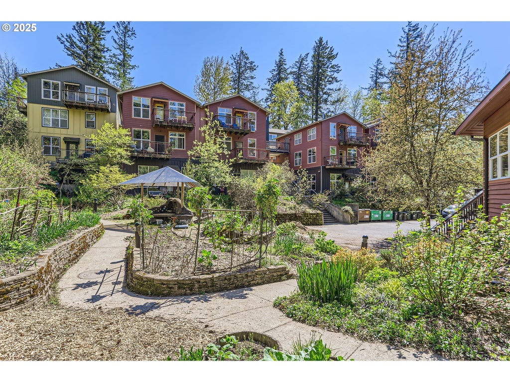 9601 Nw Leahy Rd 212, Portland