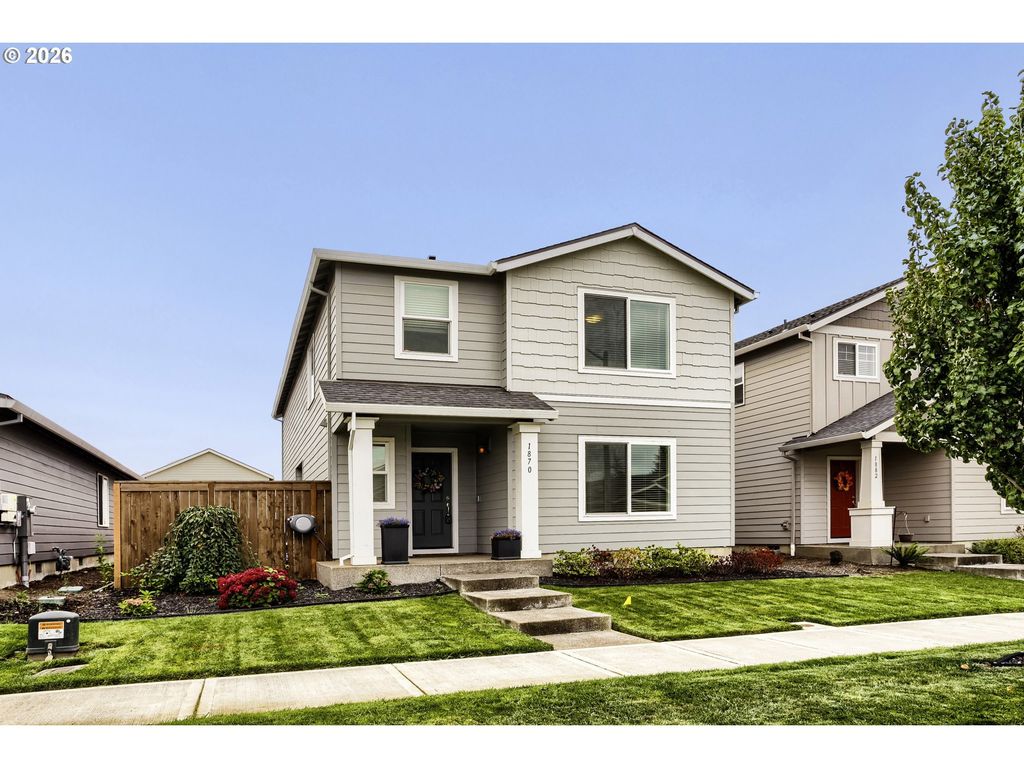 1870 Smith Dr, Woodburn