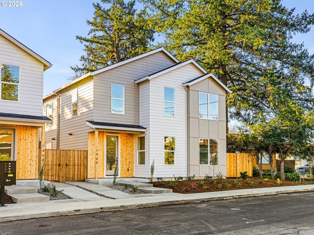 7452 Se Tolman St, Portland