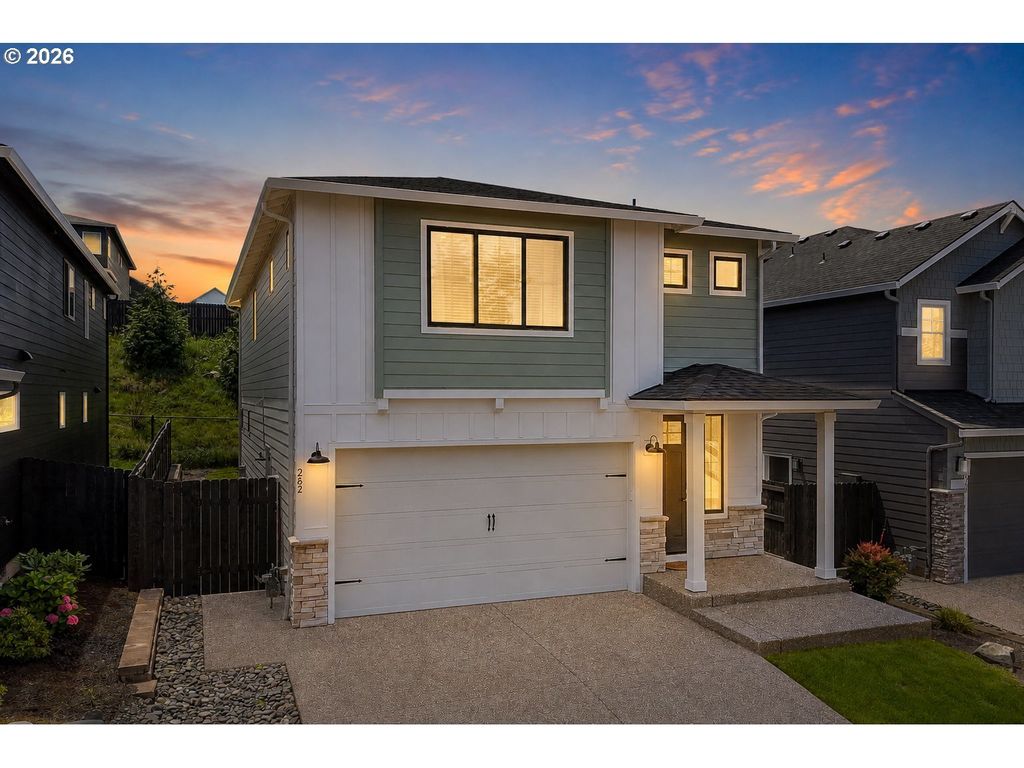 262 W Maple St, Washougal