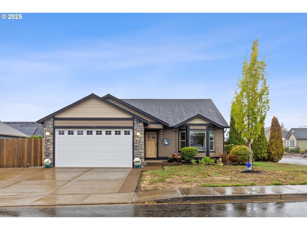 723 N 7th St, Carlton