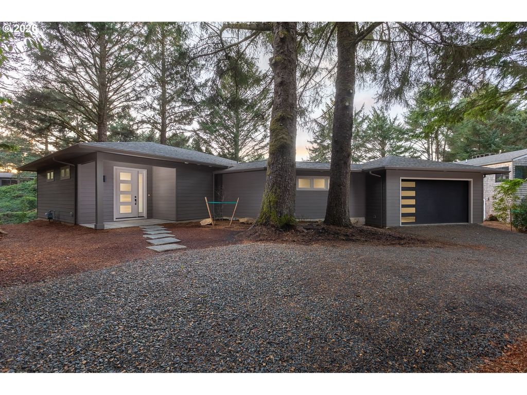 105 W Bay Point Rd, Gleneden Beach