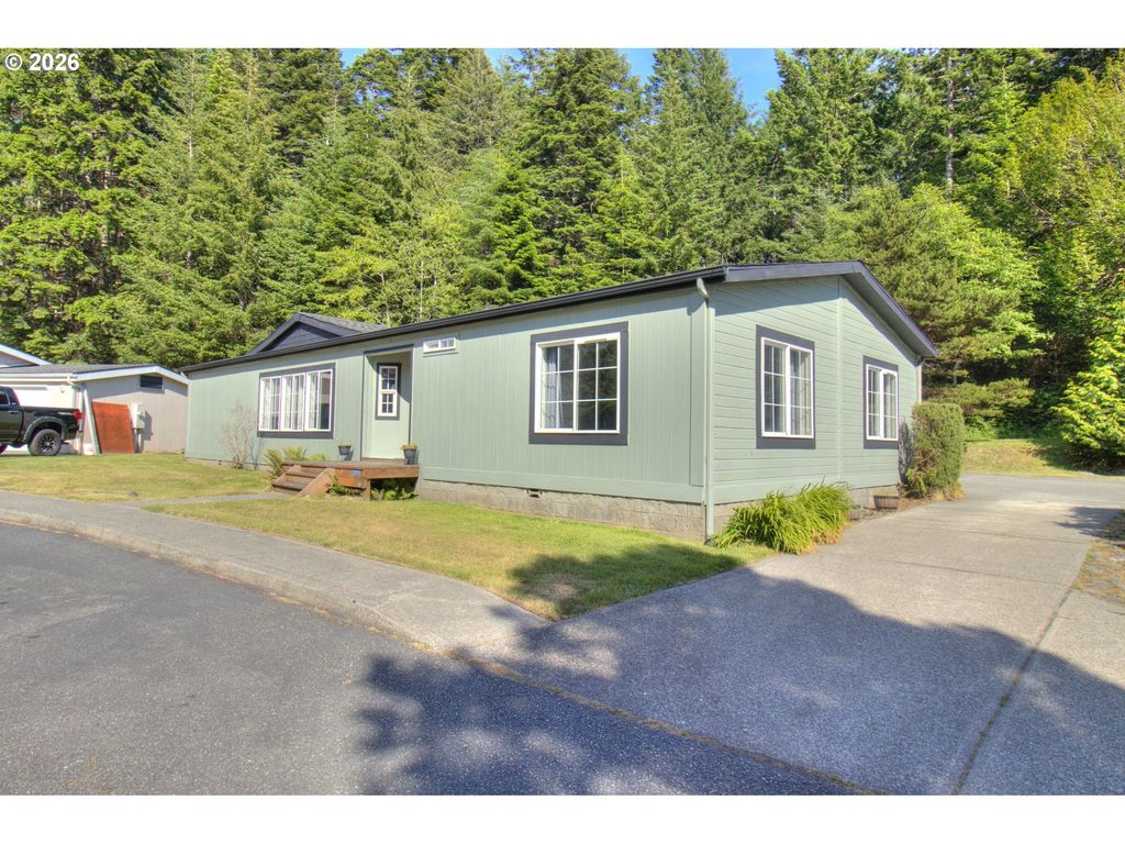 29311 Melody Ln, Gold Beach