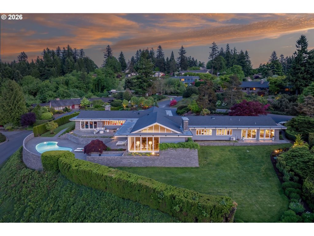 777 Cherry Cir, Lake Oswego