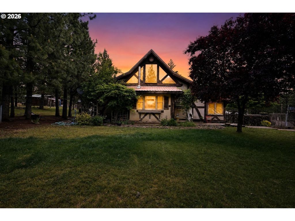 223 Goldenpine, Goldendale