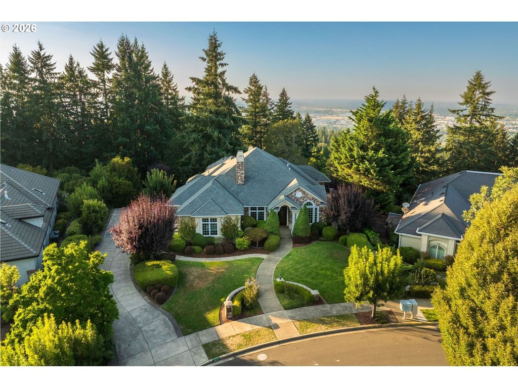 2663 Ridgemont Dr, Eugene