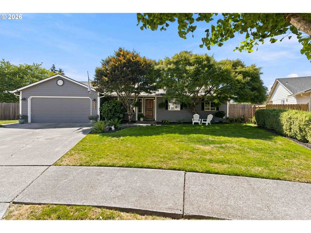 13 W Pine Ln, Longview