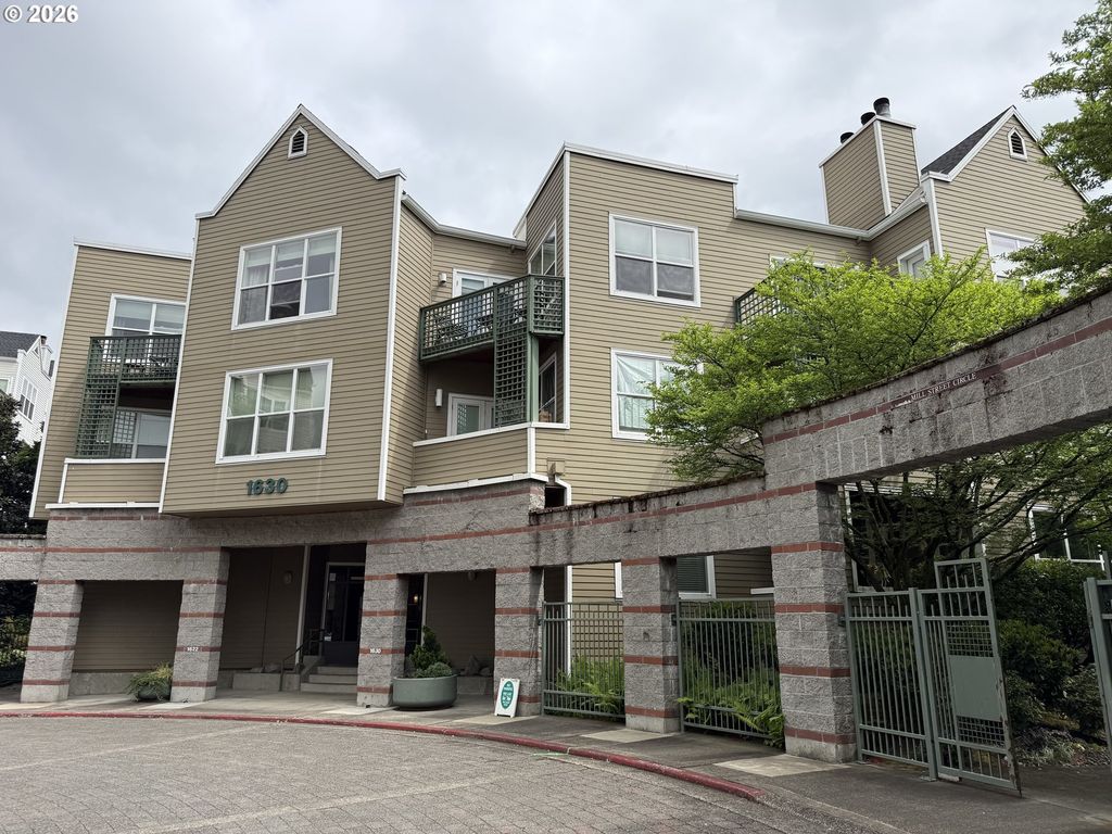 1630 S Harbor Way 205, Portland