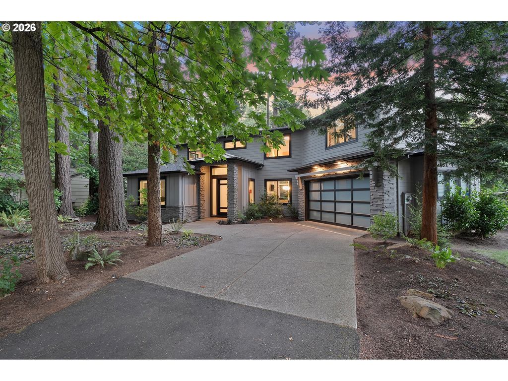 16200 Waluga Dr, Lake Oswego