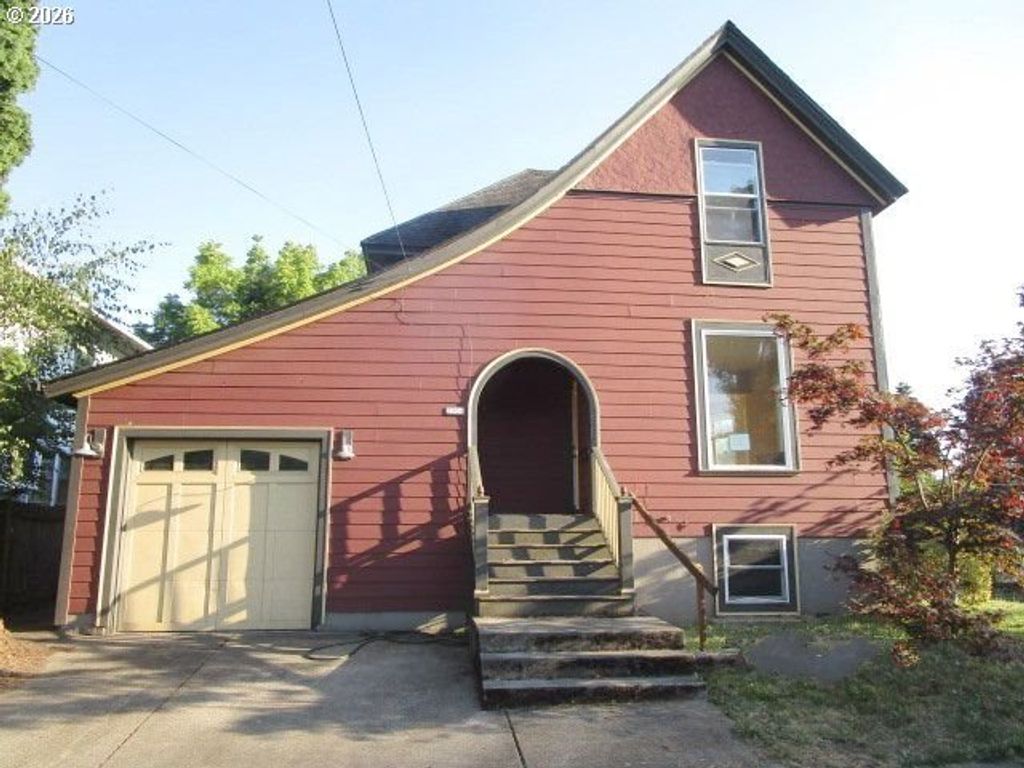 2004 Se Ash St, Portland