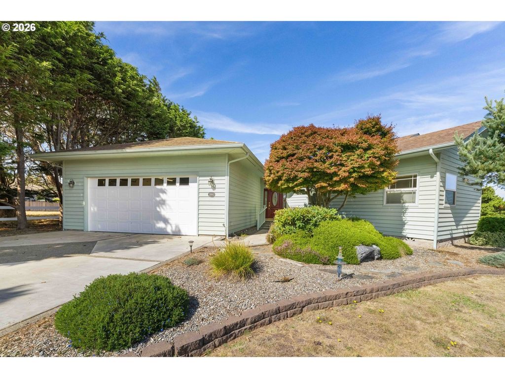 3980 Natalie Way, Bandon