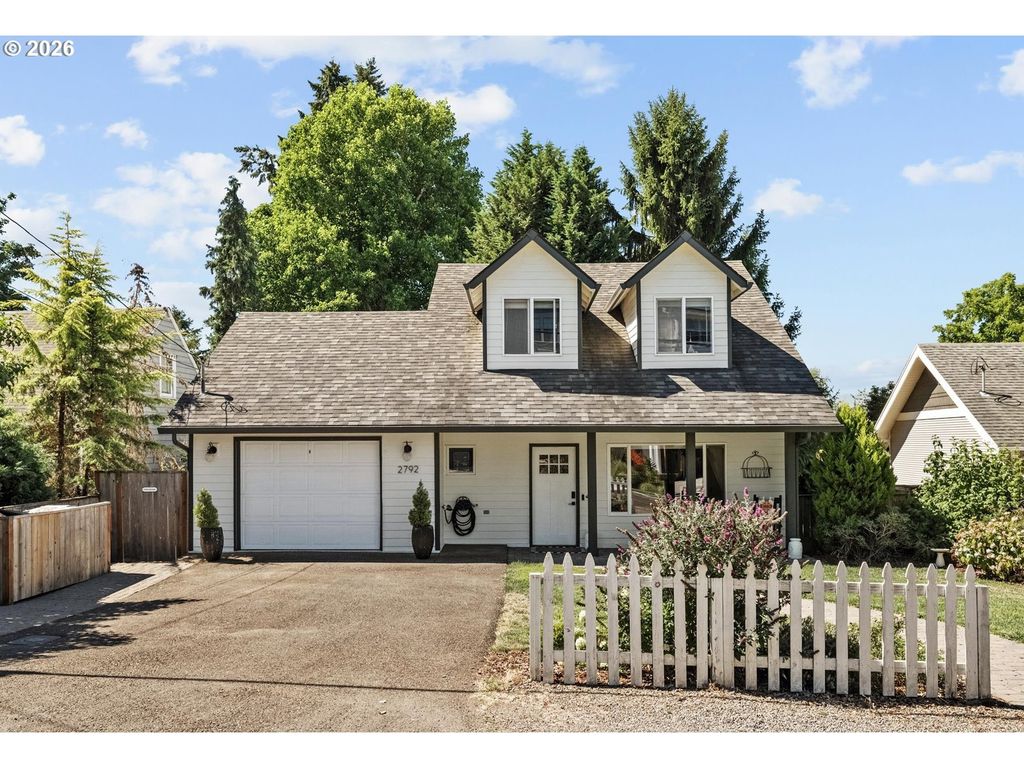2792 Lancaster St, West Linn