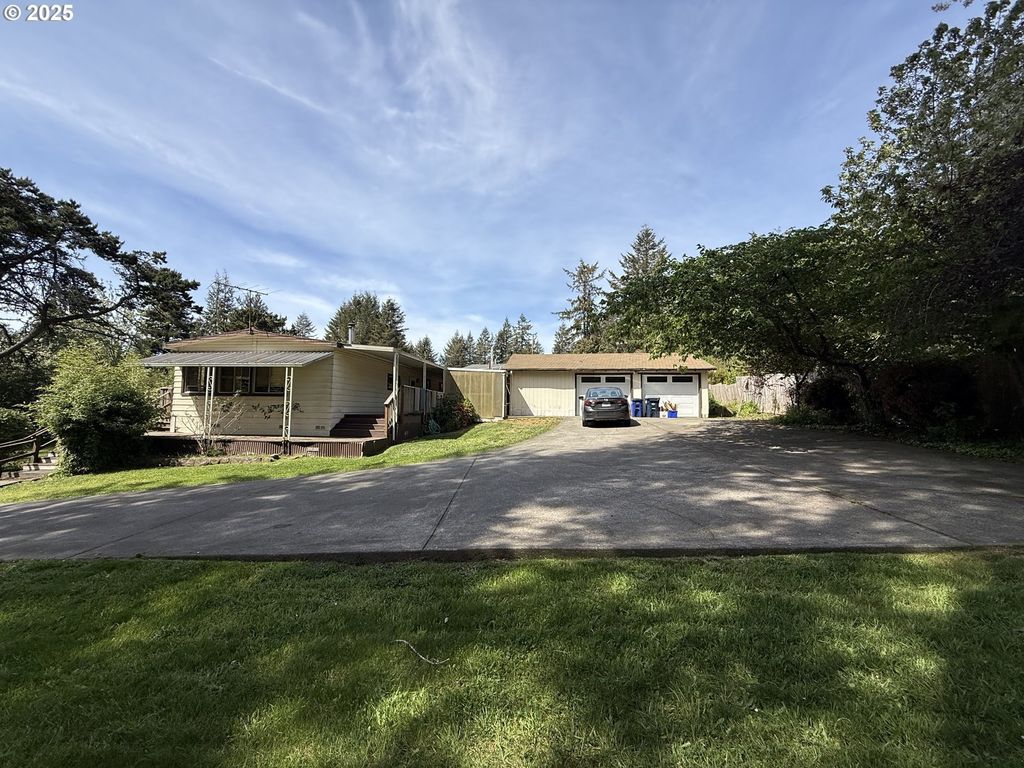 17813 Aqua Vista Ln, Brookings