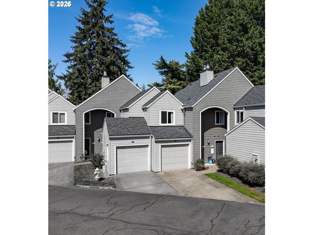 5225 Jean Rd 205, Lake Oswego