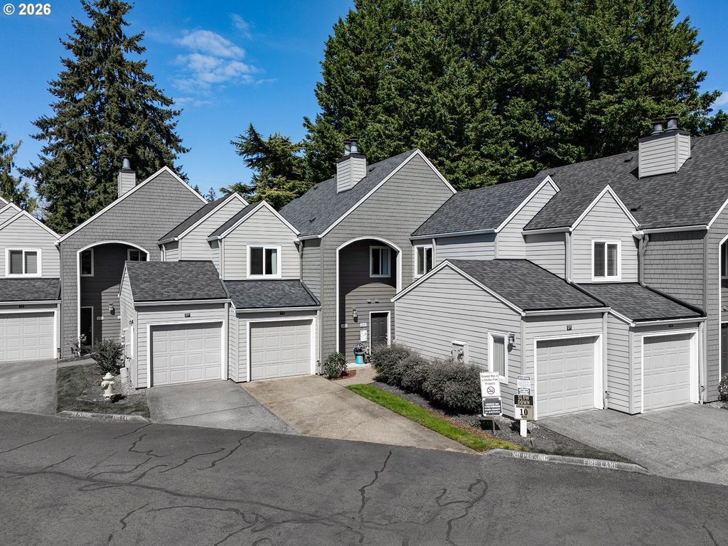 5225 Jean Rd 205, Lake Oswego
