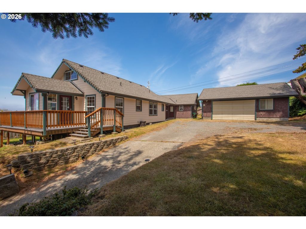 94255 3rd St, Gold Beach